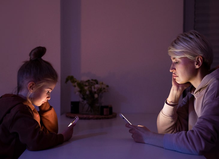 Dark Mode vs Light Mode: Which is Better for UX?