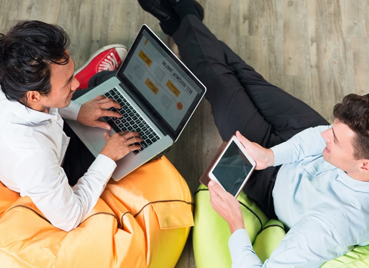Software House Lokal Vs Internasional: Mana yang Lebih Cocok untuk Bisnis Anda?